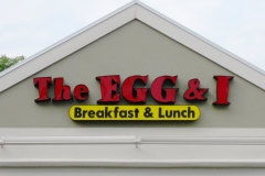 The Egg & I lettering